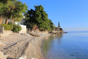 Apartments by the sea Zaostrog, Makarska - 18029