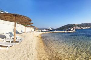 Family friendly house with a swimming pool Stupin Celine, Rogoznica - 18194