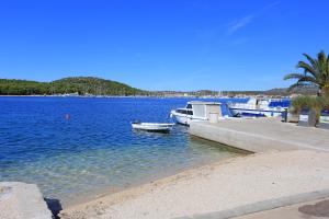 Apartments by the sea Rogoznica - 18450