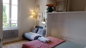 Appartements PARIS AUTHENTIC HOUSE Small, bright and calm studio : photos des chambres