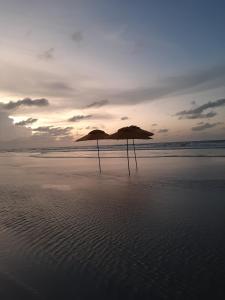 Casa com piscina a 500m da praia