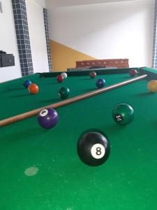 Casa com piscina a 500m da praia