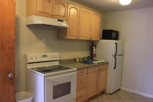 Two Double Beds with Kitchen room in Heidi's Inn