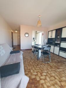 Appartement pour 4 personnes à 50m de la plage Narbonne Plage 4LP2A8