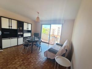 Appartement pour 4 personnes à 50m de la plage Narbonne Plage 4LP2A8
