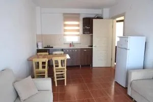 Gökçeada Uğurlu Apart - Dereköy