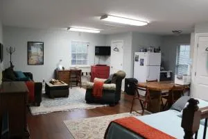 Cozy upstairs studio apartment - Loft at the Ranch - Bulverde
