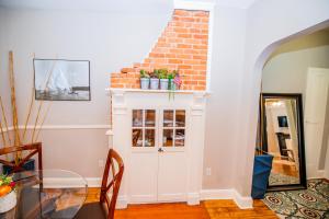 Downtown Annapolis King George 1st Floor Hideaway