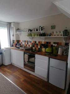 Le Chalet - 2 Bedroom Chalet House sleeps 3