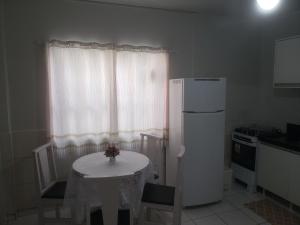 Apto 1 quarto, Centro de Bombinhas, 130 metros da praia.