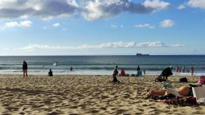 Piso amplio y luminoso cerca de la playa..!!