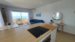 Beachfront-Parque Paloma-Modern-Panoramic Views!