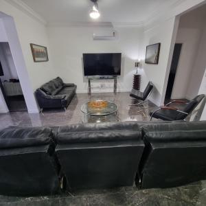 The Best Copa Executive Design Penthouse 4 bedroom 3 bathroom 6 air conditioners 2500 sq ft 85 inch cimema tv