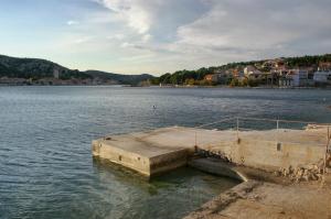 Apartments by the sea Tisno, Murter - 3224