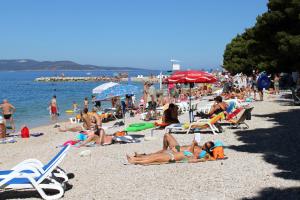 Apartments with a parking space Makarska - 6640