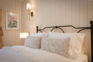 Queen Suite room in Mill Rose Inn