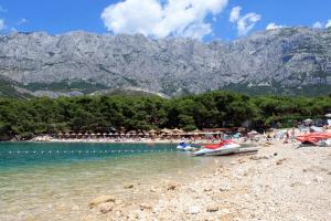 Apartments with a parking space Makarska - 6850