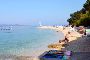 Apartments with a parking space Makarska - 6729