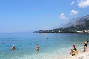 Apartments and rooms with parking space Tucepi, Makarska - 13056