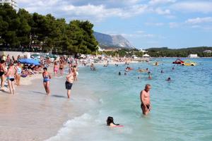 Apartments and rooms with parking space Makarska - 13979