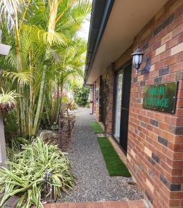 Brom Cottage