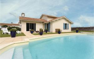 Maisons de vacances Beautiful home in LAiguillon Sur Vie with 3 Bedrooms and Outdoor swimming pool : photos des chambres