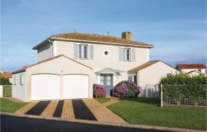 Maisons de vacances Beautiful home in LAiguillon Sur Vie with 3 Bedrooms and Outdoor swimming pool : photos des chambres