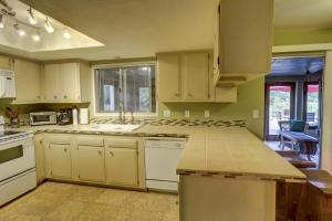 Zen Desert 3BR Home, Great Location
