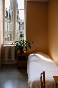 B&B / Chambres d'hotes Espace Bernadette Soubirous Nevers : photos des chambres