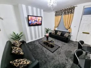 *11BR* Setup for your most amazing relaxed stay + Free Parking + Free Fast WiFi * - Beeston