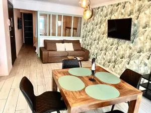 Plage à 50m Appartement Rêves tranquilles Villa Les Bains de Mers - لو تريبور