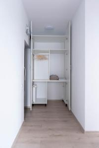 Solomon Apartments Ap 4