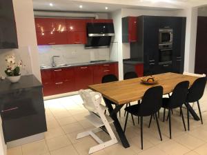 Lovely 2 bedroom apartment with a great sea view