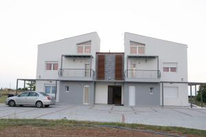 Gardens Sunset Αvra