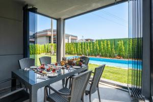 Andalus Villas NO ALCOHOL ALLOWED with Heated Pool