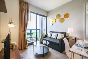 UNIXX Splendid Seaview Suite