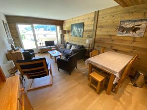 Appartement 2 pièces ensoleillé avec Wi-Fi et parking, La Clusaz - FR-1-459-76
