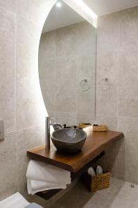 Leone suites