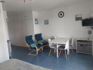 Studio Les Thermes de NOÉ 100 mètres des Thermes, idéal pour les Curistes & Vacanciers, Déplacements Professionnels & Stagiaires Stélia