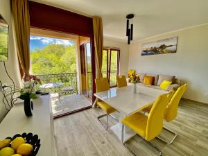 Adria Sea & Mountains