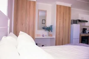 Charms and bows studio apartment -near ORT airport - Witfield