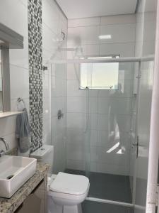 Casa 3 quartos Bombinhas lado Mar ou AP de 2 quartos