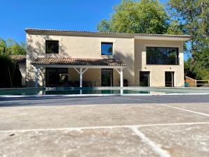 Maisons de vacances La Maison L'Eperon, stylish 5 star villa surrounded by vineyard near Saint Emilion : photos des chambres