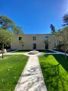 Maisons de vacances La Maison L'Eperon, stylish 5 star villa surrounded by vineyard near Saint Emilion : photos des chambres