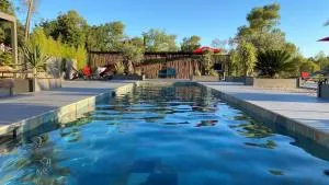 LES ROCHES DE BAUDISSET - L'Eouviere