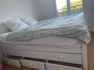 Lovely bedroom loft with free parking on premise