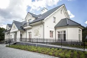 迪沃勒瑞克纳德罗斯路易斯弗恩酒店 - Golczowice