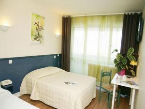 Hotels Le Chagny : Chambre Triple Classique