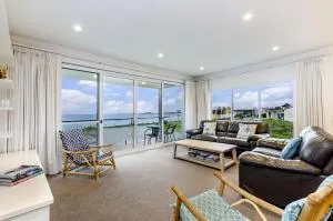 Mariner on East Beach - Rosecrook