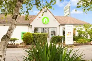 南梅肯 - 尚特钟楼酒店 - Cormoranche-sur-Saône